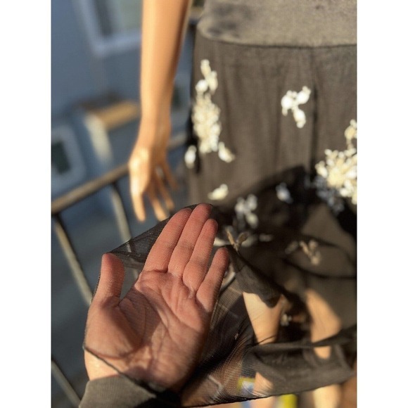 Ann Taylor Skirt 4 Black White Mesh Overlay Floral Midi Side Zip Lined A-Line - Picture 4 of 9